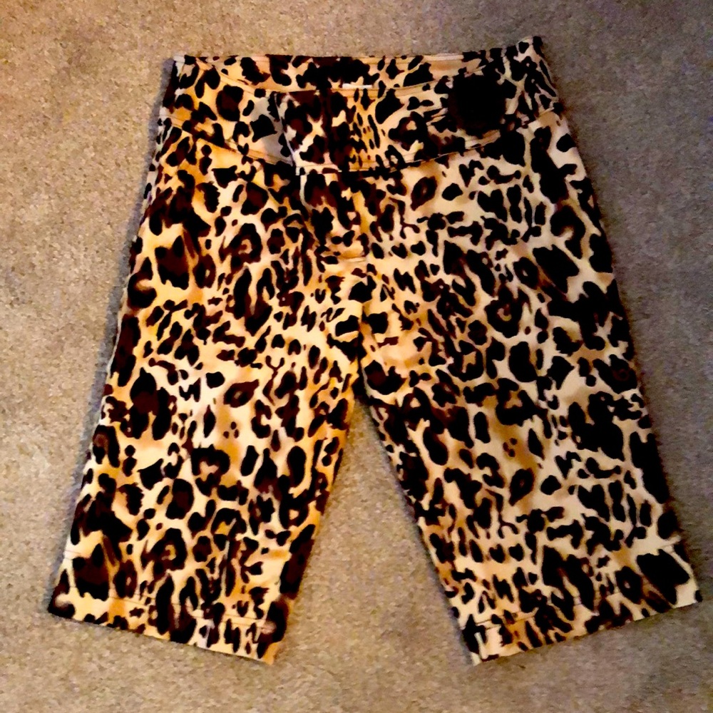 Cache Leopard Print Shorts in Size 4 in excellent condition.